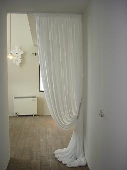 �r�[�i�X�̃h���X�̂悤�ȃJ�[�e��