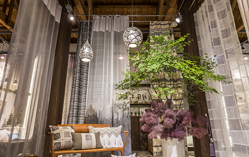 �C���e���[�j 3