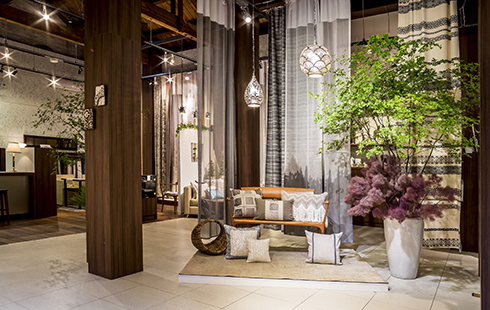 �C���e���[�j 4